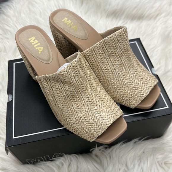 MIA Noirel Natural Heeled Sandals - Picture 6 of 9